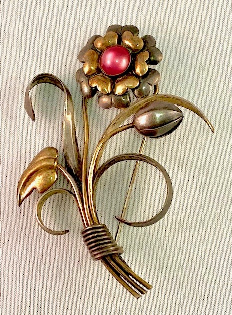SJ102 1940s silver flower pin